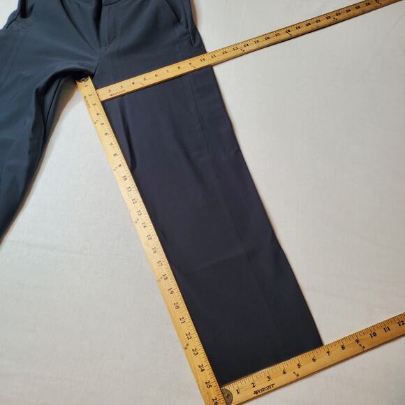 Athleta Women's Size 4 Stellar Straight Crop Pant Black 657550 - Picture 3 of 10